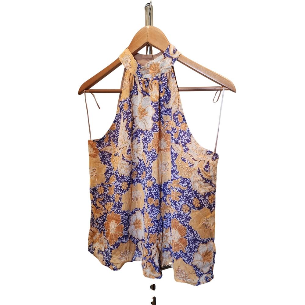 Cupcakes and Cashmere Size M High Neck Sleeveless Top